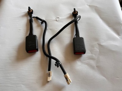 Kia sportage iv кліпса поперечина права 88840-f1000wk фото №1