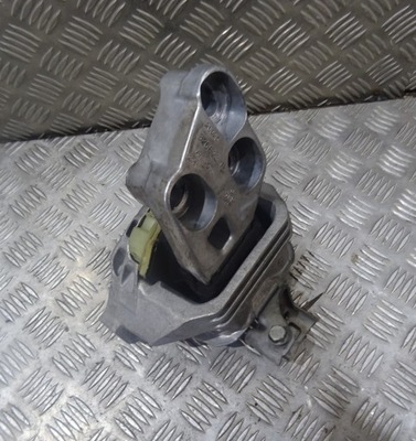 Mercedes b-klasa w246 lift кронштейн кронштейн двигателя фото №1