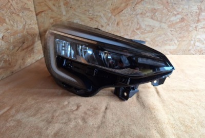 Renault clio 5 v лампа права led pure vision комплектна 260107933r фото №1