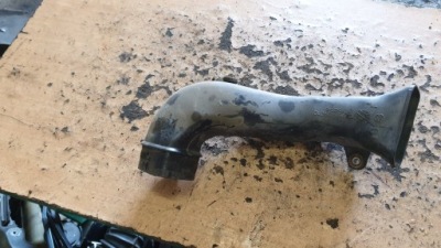 Toyota avensis t25 воздухозаборник впуск воздуха фото №1