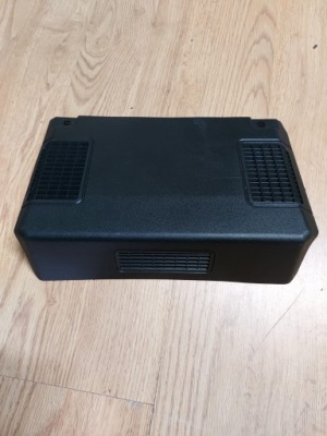 Audi защита усилителя 8v0863051 фото №1