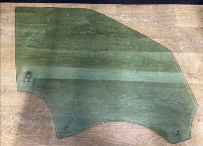 Стекло дверь перед правое land rover discovery v l462 оригинальный номер фото №1