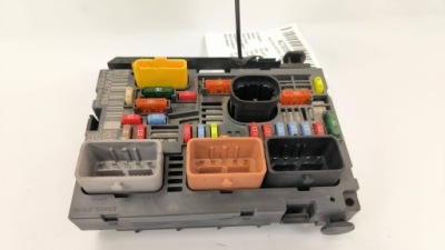 Коробка предохранителей 9675877980 peugeot 5008 фото №1