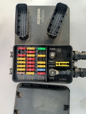 Корпус коробка з запобіжники scania r s фото №1