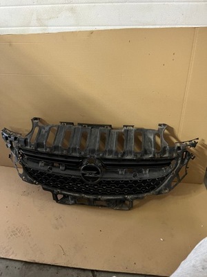 Решітка радіатора решітка радіатора opel adam 13355289 фото №1