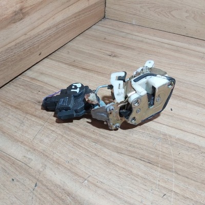 Замок правый задняя galant viii mr349317 фото №1