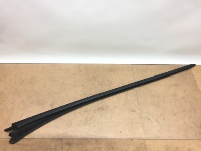 Peugeot 5008 i молдинг стекло лобовое правая фото №1