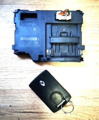 Renault clio iv считыватель карты замок зажигания + карта фото №1