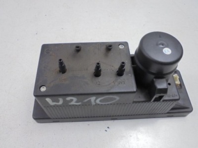 Mercedes e w210 насос центрального замка 2108000148 фото №1