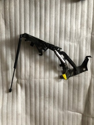 Audi патрон капот петля 80a823301 фото №1