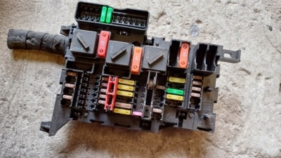 Mini cooper f55 f56 корпус запобіжників 9360501 фото №1