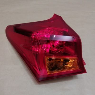 Лампа левый задняя toyota auris ii 12-15 фото №1