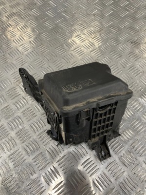 Коробка корпус запобіжників c3 iii 16- фото №1