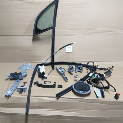 Citroen c3 -09 оборудование дверь левых передних фото №1