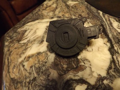 Замок зажигания volvo v50 s40 ii c30 30768035 фото №1