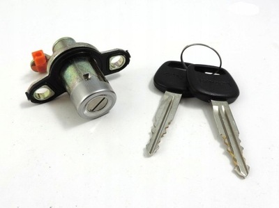 Новый вкладыш замка багажника toyota carina 92-97 фото №1