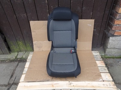 Skoda roomster сидіння правий задня фото №1