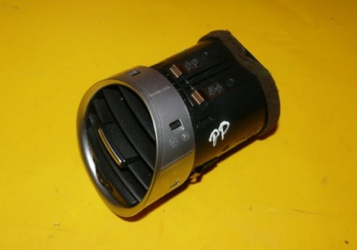 Решітка обдув права правий перед audi a4 b6 cabrio фото №1