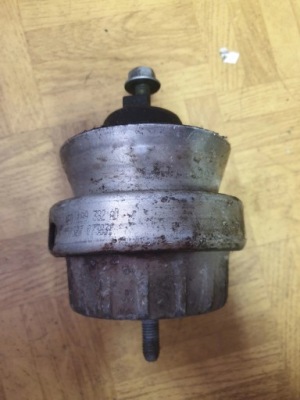 Подушка двигателя audi a6 c6 4f0199382 ad фото №1