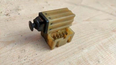 Jeep grand cherokee zj 5.2 датчик стоп фото №1