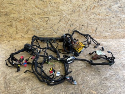 Citroen c5 aircross электропроводка отсек двигателя 1.5 adblue автоматическая коробка передач лампа led фото №1