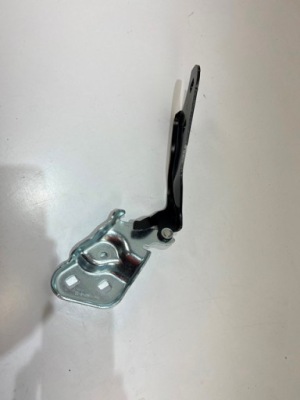 Петля капот tesla 3 правый 1098793 фото №1