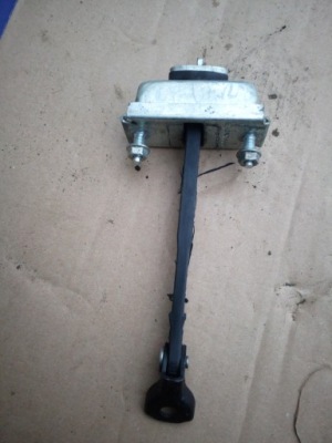 Toyota verso 09-18 ограничитель дверь левый перед фото №1