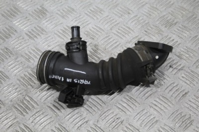 Впуск інтеркулер toyota yaris iii 3 17882-33010 фото №1