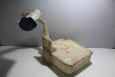 Бачок омывателя volkswagen jetta v фото №1