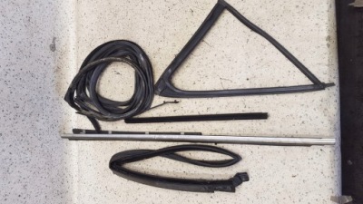 Уплотнители стекло дверь задний  левая комплект  mercedes w140 фото №1