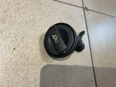 Кришка горловини  оливи audi a6 c6 2.7 tdi 3.0 tdi фото №1