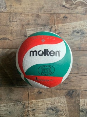 PIŁKA DO SIATKÓWKI MOLTEN V5M5000 FIVB