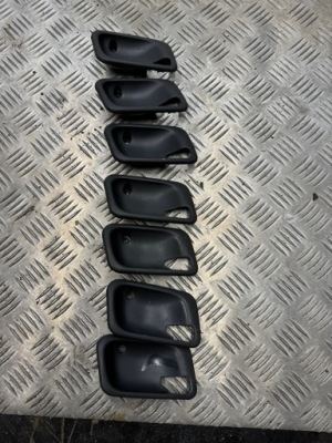 Защита ручка внутренней правой mitsubishi pajero ii mr517468 фото №1