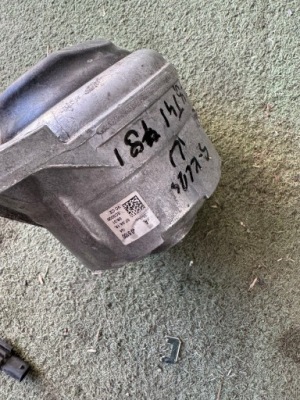 Mercedes w222 подушка двигателя a2222404500 фото №1