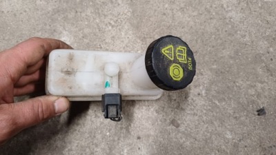 Dacia spring бачок рідина гальмівний фото №1