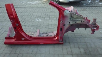 Peugeot 2008 i правый передний порог kwe фото №1