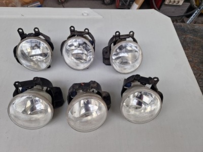 Avensis yaris chr - протитуманна фара лівий правий фото №1