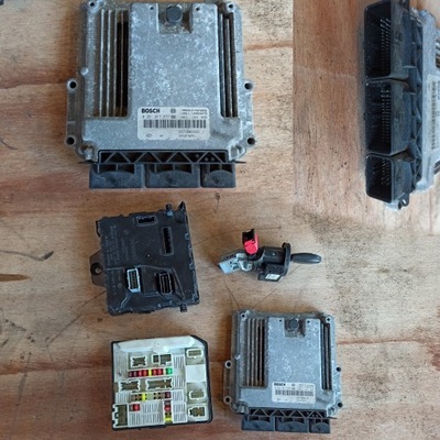 Блок керування двигуна 2.3 dci master iii 10+ фото №1