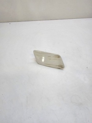 Заглушка розпилювача права audi a3 8v 8v3955276 фото №1