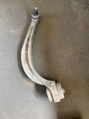 Audi q7 4m рычаг левый передний 4m0407695c фото №1