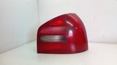 Лампа права задня audi a3 8l фото №1