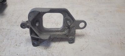 Nissan renault кронштейн коробки 112221641r фото №1