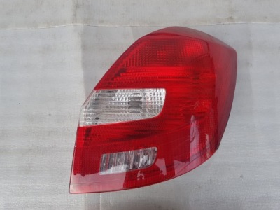 Skoda fabia ii лампа правий задня 5j6945112 фото №1