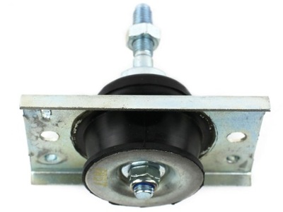 Подушка двигуна перед l do nissan interstar фото №1