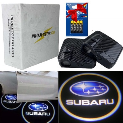 PROYECTOR RZUTNIK ACCESORIOS LUZ LOGOTIPO AUTO DIODO LUMINOSO LED SUBARU + REGALO ACUMULADORES  