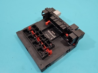 Модуль блок управления бортовой сетью skoda octavia ii 3c0937049e фото №1