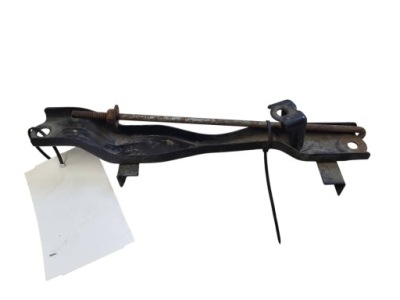 Кронштейн акумулятор toyota auris 150 фото №1