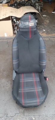 Сидіння праві перед передній peugeot 108 фото №1