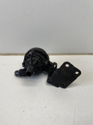 Bmw x6 g06 додаткова насос wody 8671654 фото №1