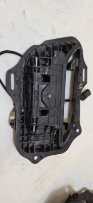 Ручка двері права задній tesla model s 1007374-00-l фото №1